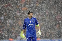 开云体育官网-雷霆斩落深圳队，米切尔关键时刻站出来