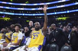 开云体育中国官网-灰熊爆冷湖人，拉塞尔三分雨点燃全场的简单介绍