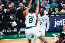 开云体育入口-篮网B队险胜马刺，杰伦·布朗打破历史纪录的简单介绍