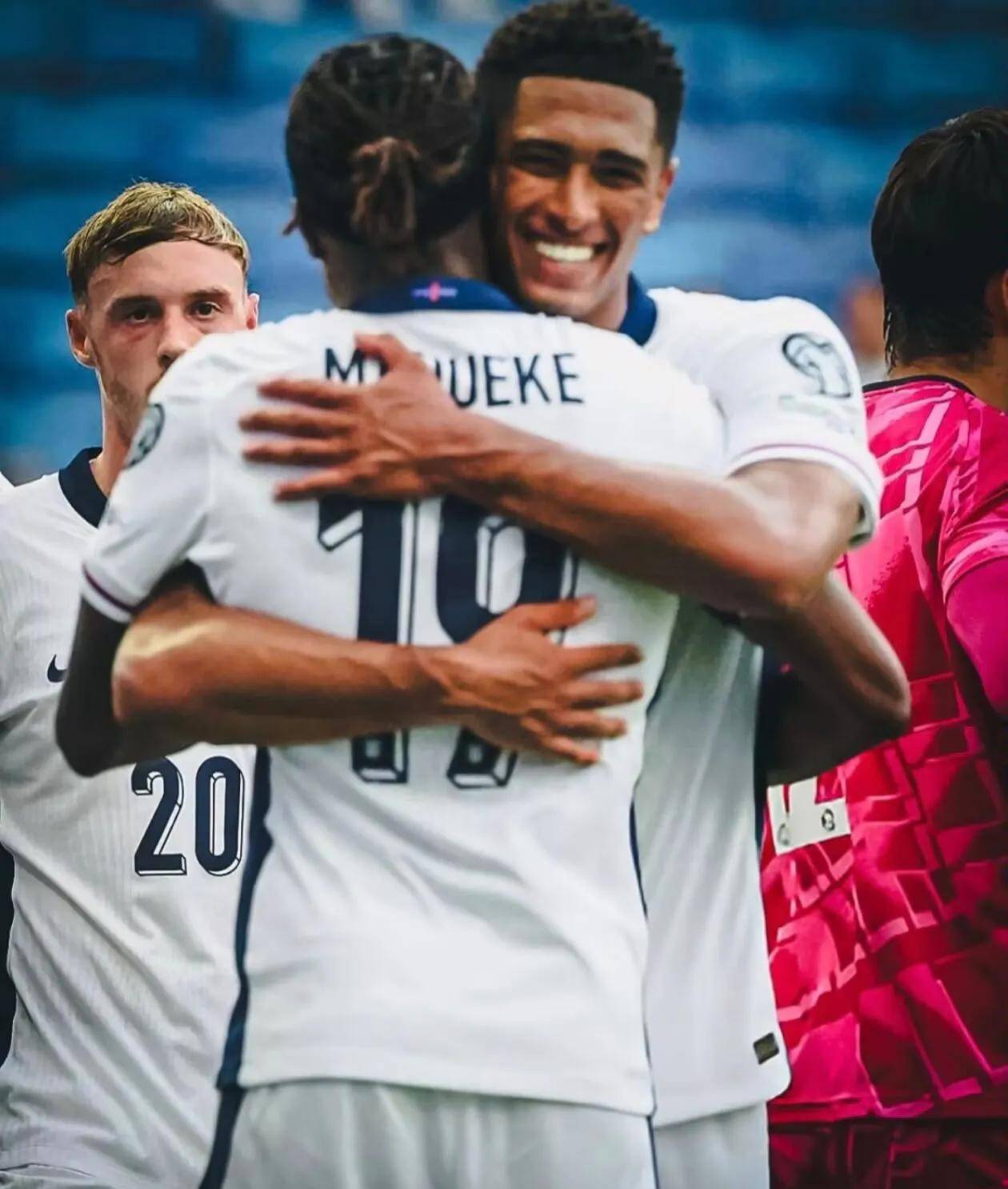 英国队凭借团队合作成功晋级 英国队凭借团队合作成功晋级