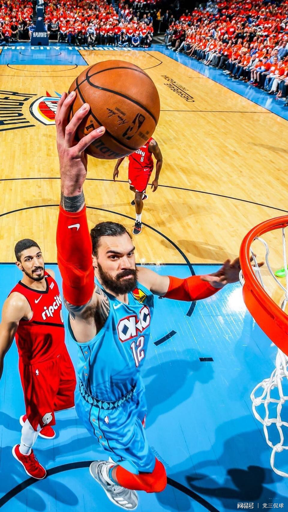 包含雷霆队球员集齐健身房打B胶的词条