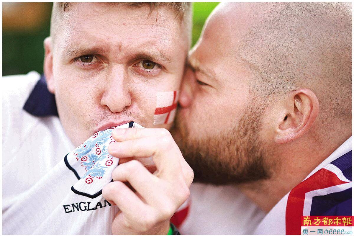 南亚球队庆祝晋级决赛的胜利 南亚球队庆祝晋级决赛的胜利