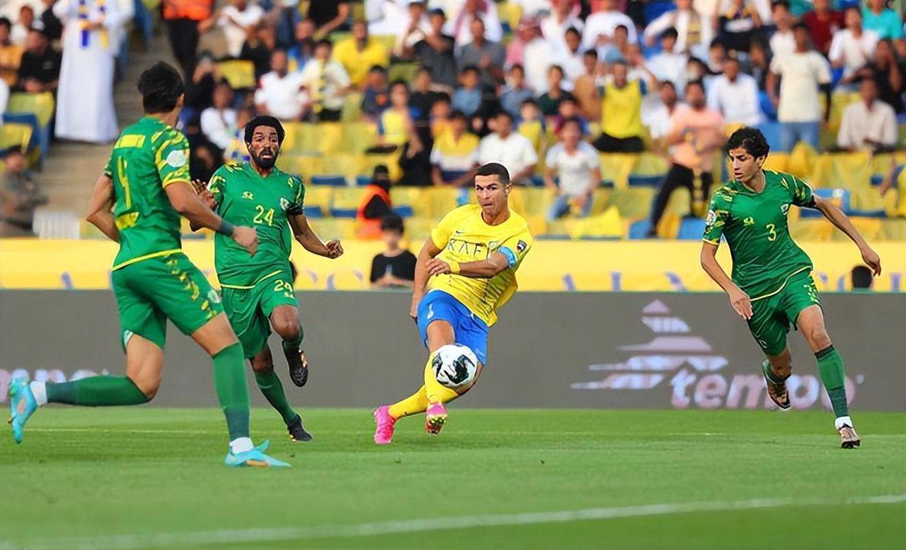 南亚球队庆祝晋级决赛的胜利 南亚球队庆祝晋级决赛的胜利