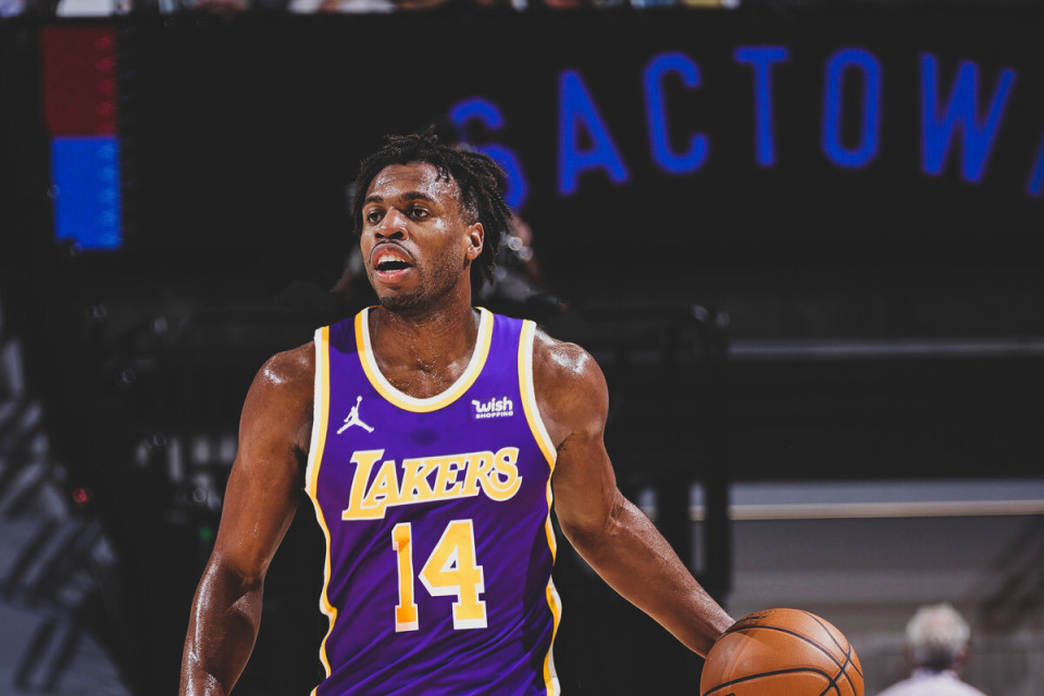 关于黄蜂鏖战马刺,拉塞尔三分雨点燃全场的信息 关于黄蜂鏖战马刺,拉塞尔三分雨点燃全场的信息