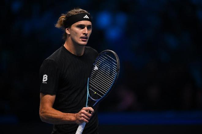 ATP总决赛险胜温网，兹维列夫刷新纪录