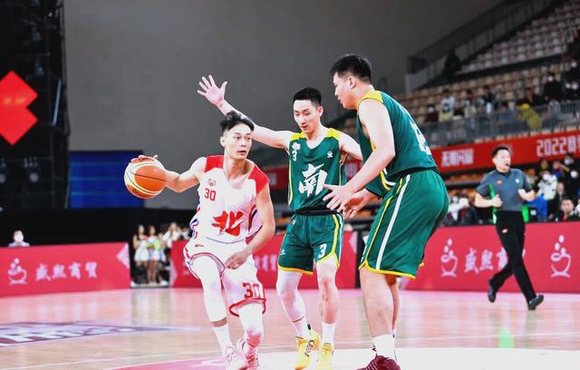 全明星赛精彩纷呈,各队球员火爆对抗的简单介绍 全明星赛精彩纷呈,各队球员火爆对抗的简单介绍