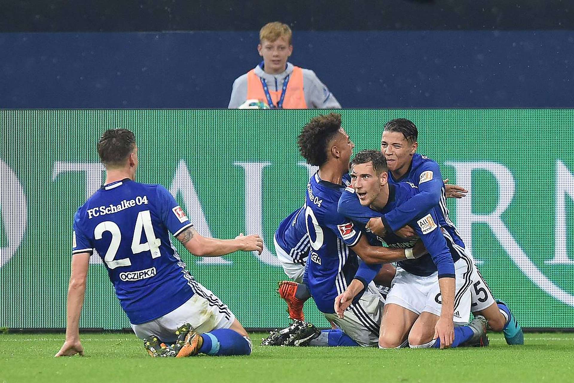 柏林赫塔遭遇沙尔克的逆转,遗憾失分 柏林赫塔遭遇沙尔克的逆转,遗憾失分