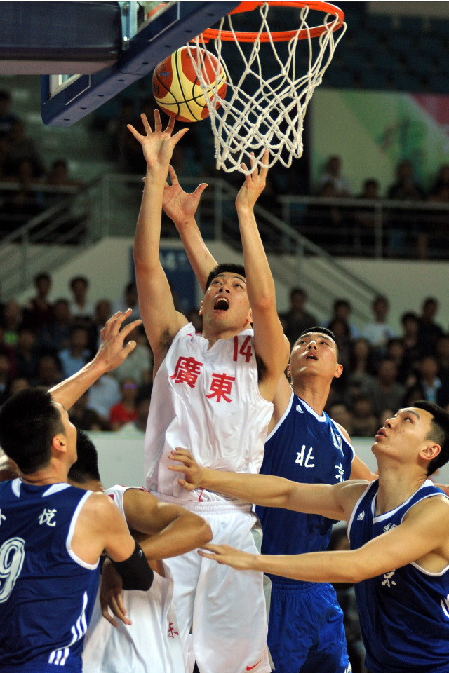 广东队击败对手，积极争夺中超前十二