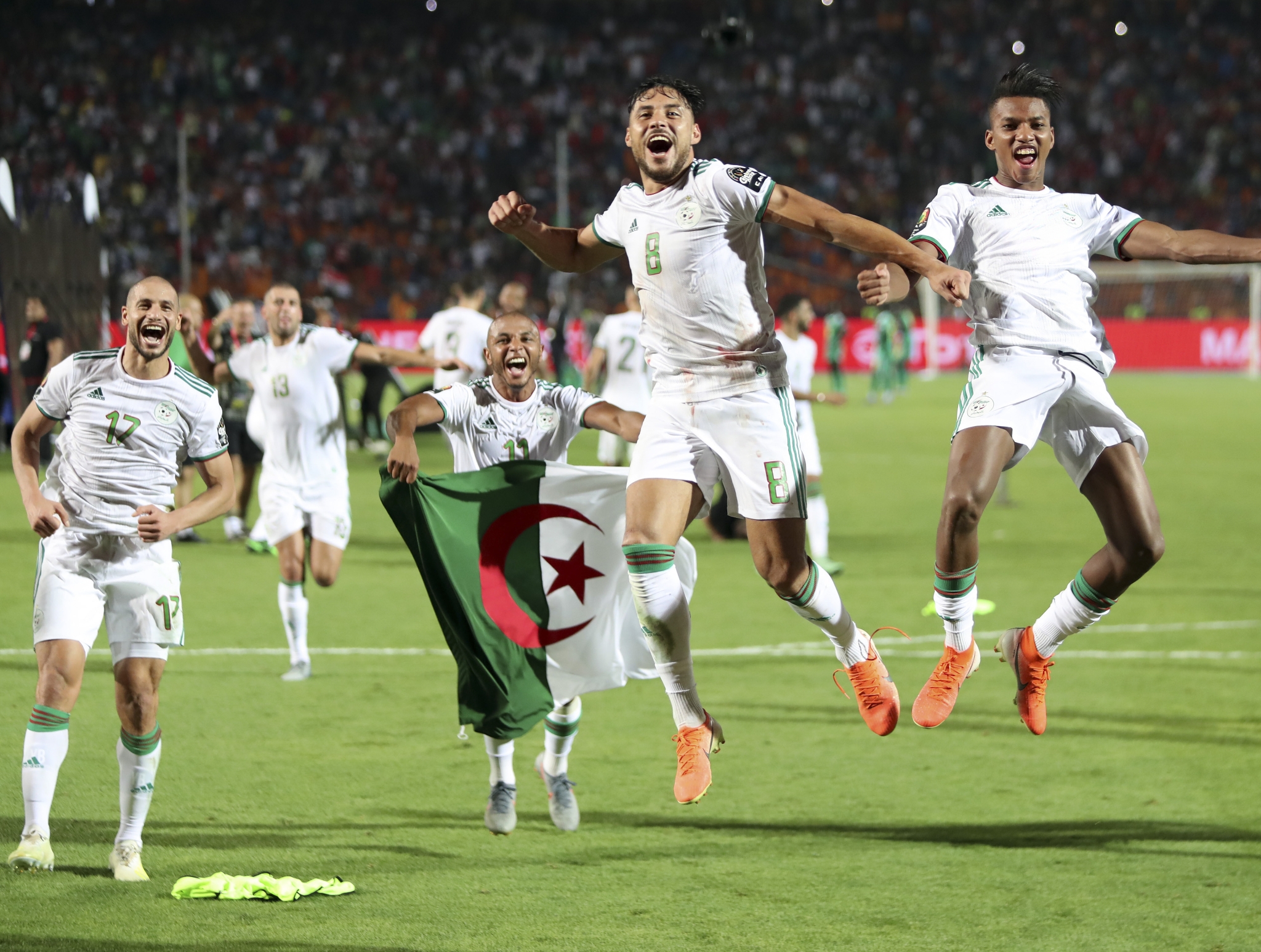 非洲杯赛派出强劲阵容，掌握主动权