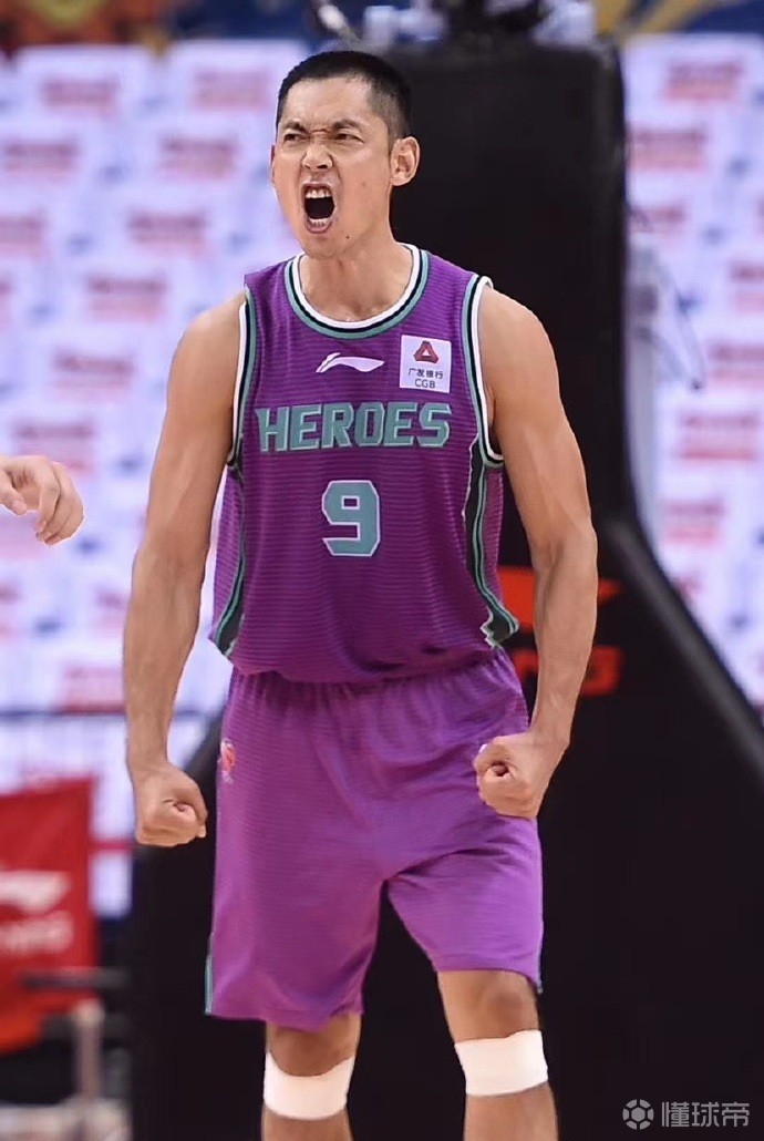 上海申鑫球队士气高涨，向着胜利前行的简单介绍