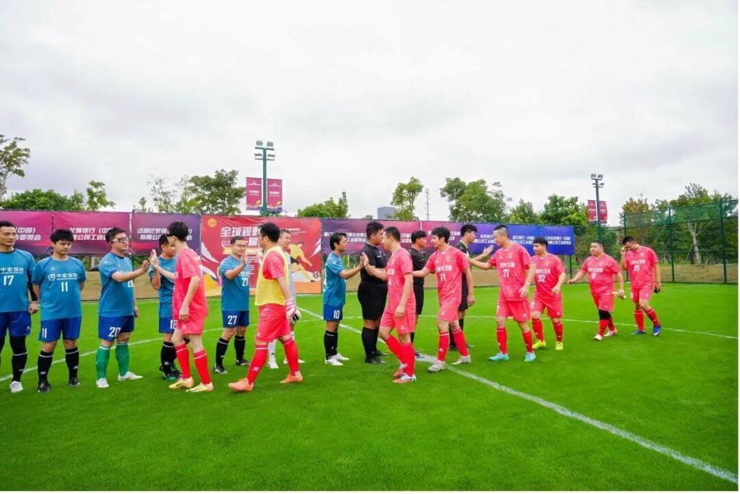 国内足球俱乐部在国际赛事中赢得尊重