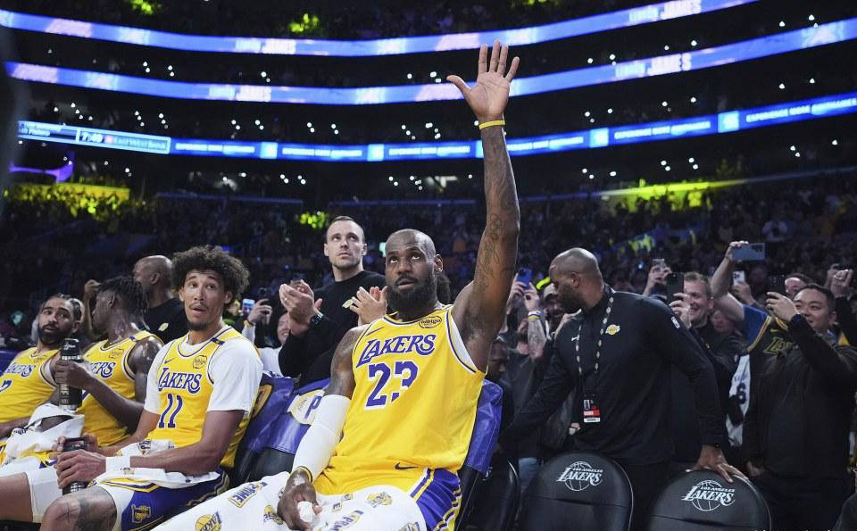 灰熊爆冷湖人，拉塞尔三分雨点燃全场的简单介绍