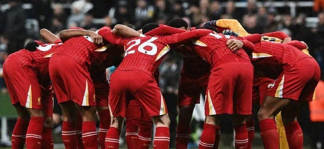 球队握紧拳头，积极备战下一场较量的简单介绍