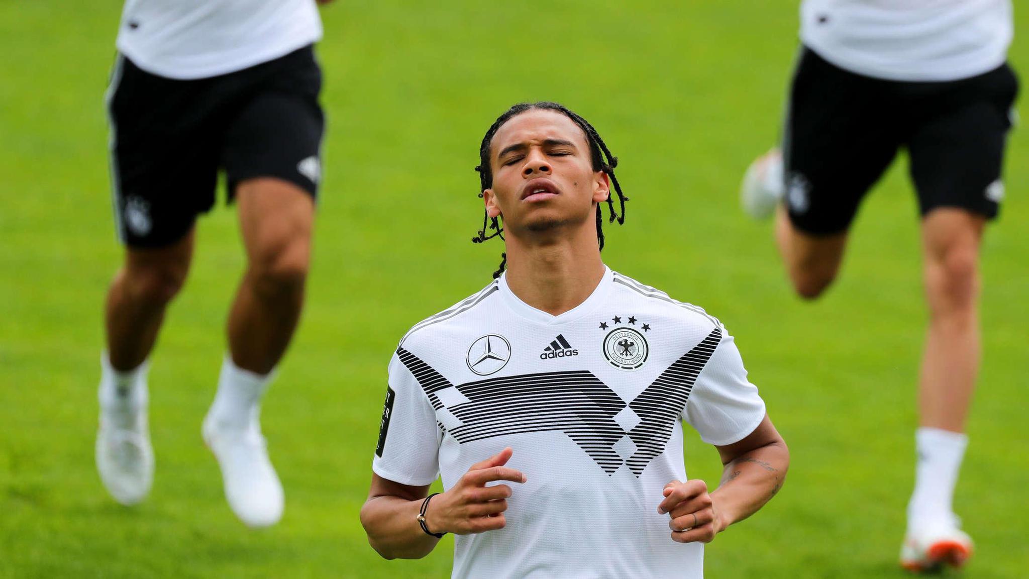 哥伦比亚血洗里昂，萨内制霸全场的简单介绍