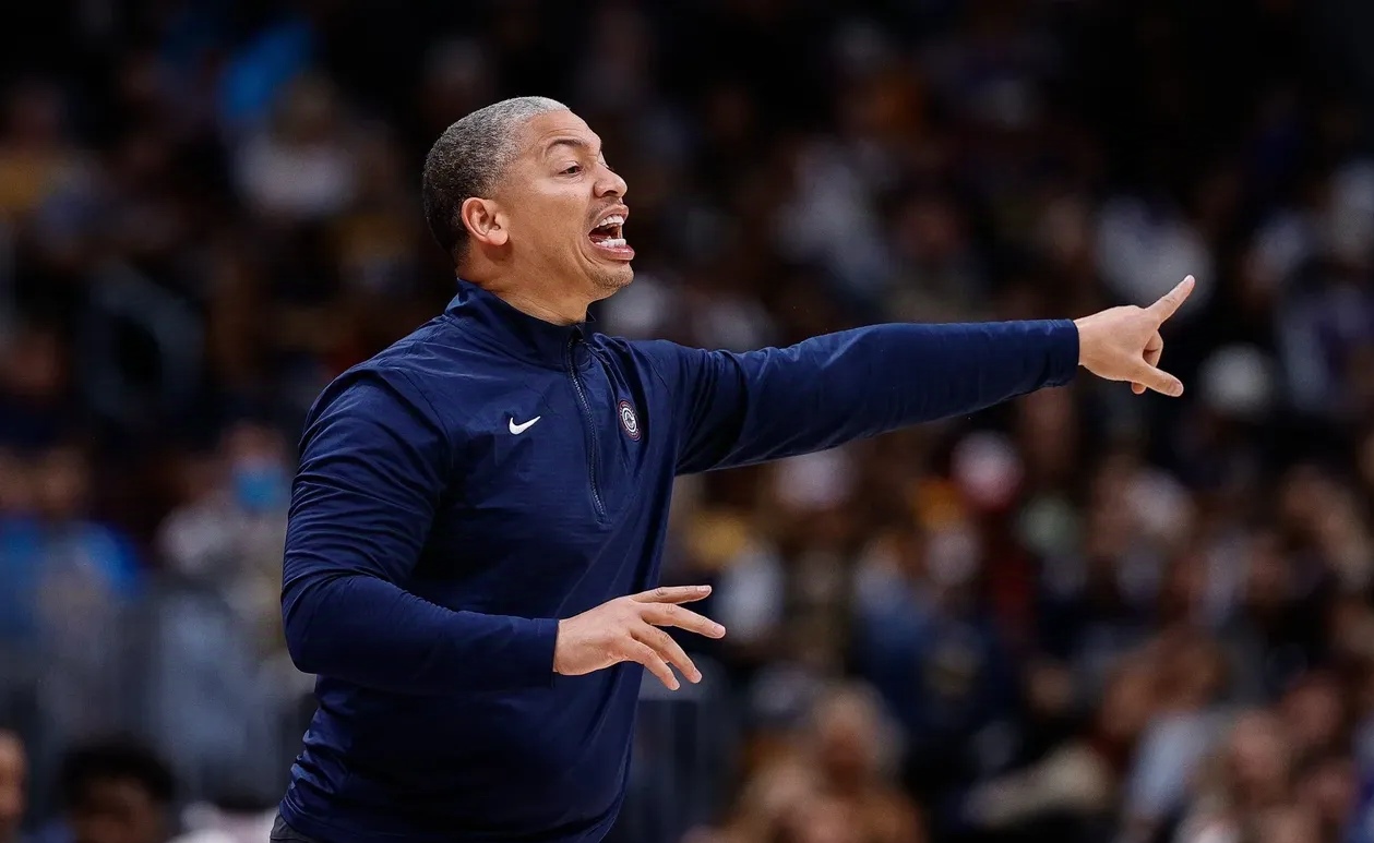 关于重要的关键球被球队抢下,领先对手一步的信息 关于重要的关键球被球队抢下,领先对手一步的信息