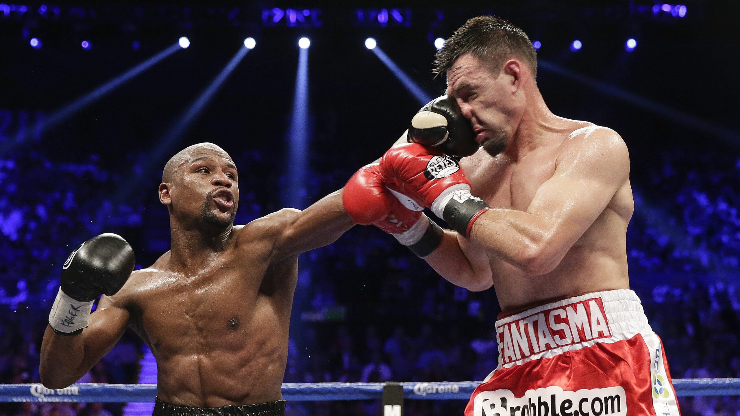 绿茵绝杀与羽坛高光,法国队惊险逆转泰国,李梓嘉赛场展锋芒