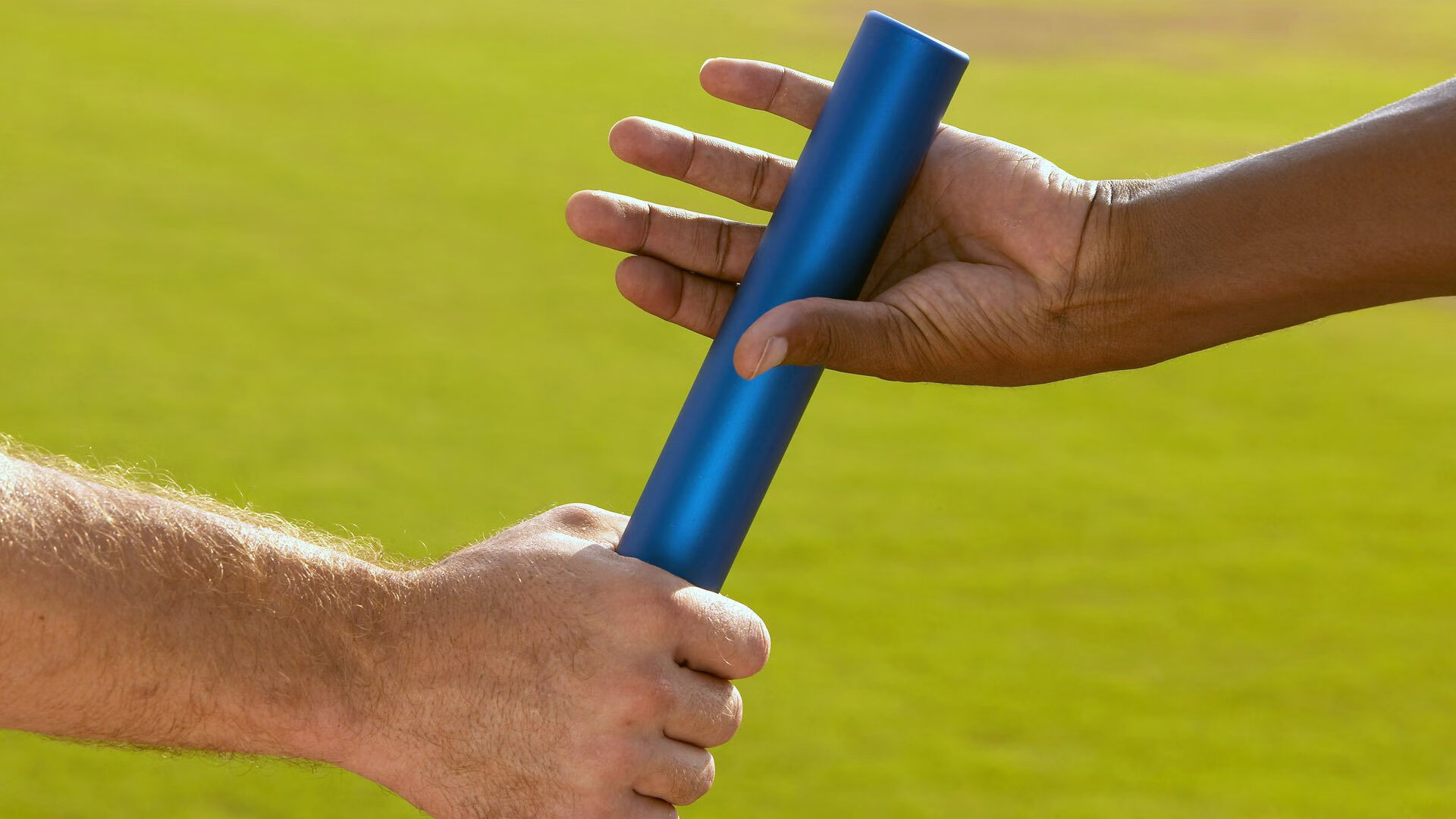 赛道新秩序，拉塞尔统治全场，哈斯车队轻取法拉利背后的启示