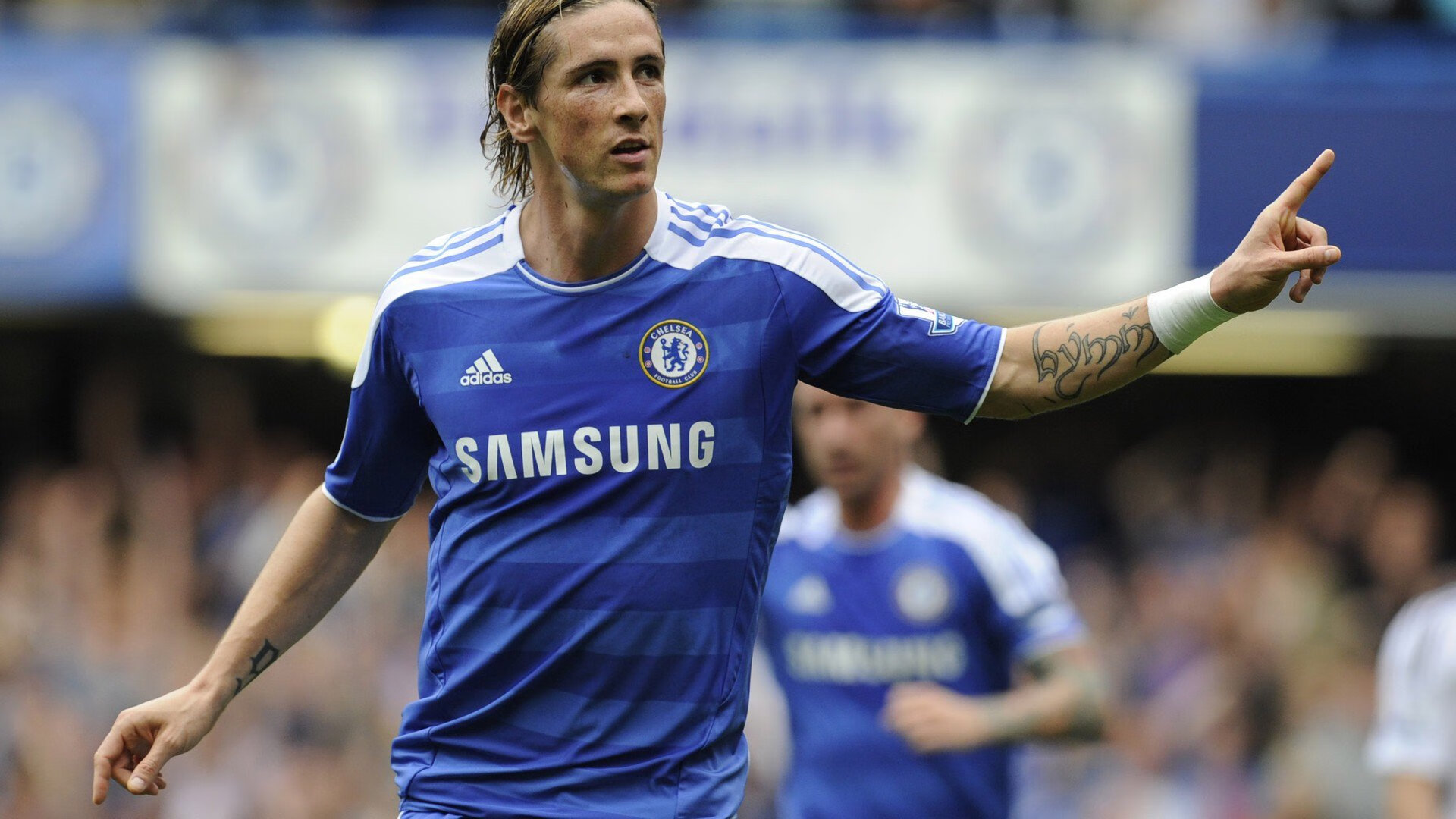 黄喜灿梅开二度闪耀全场,比利亚雷亚尔友谊赛轻取尼日利亚