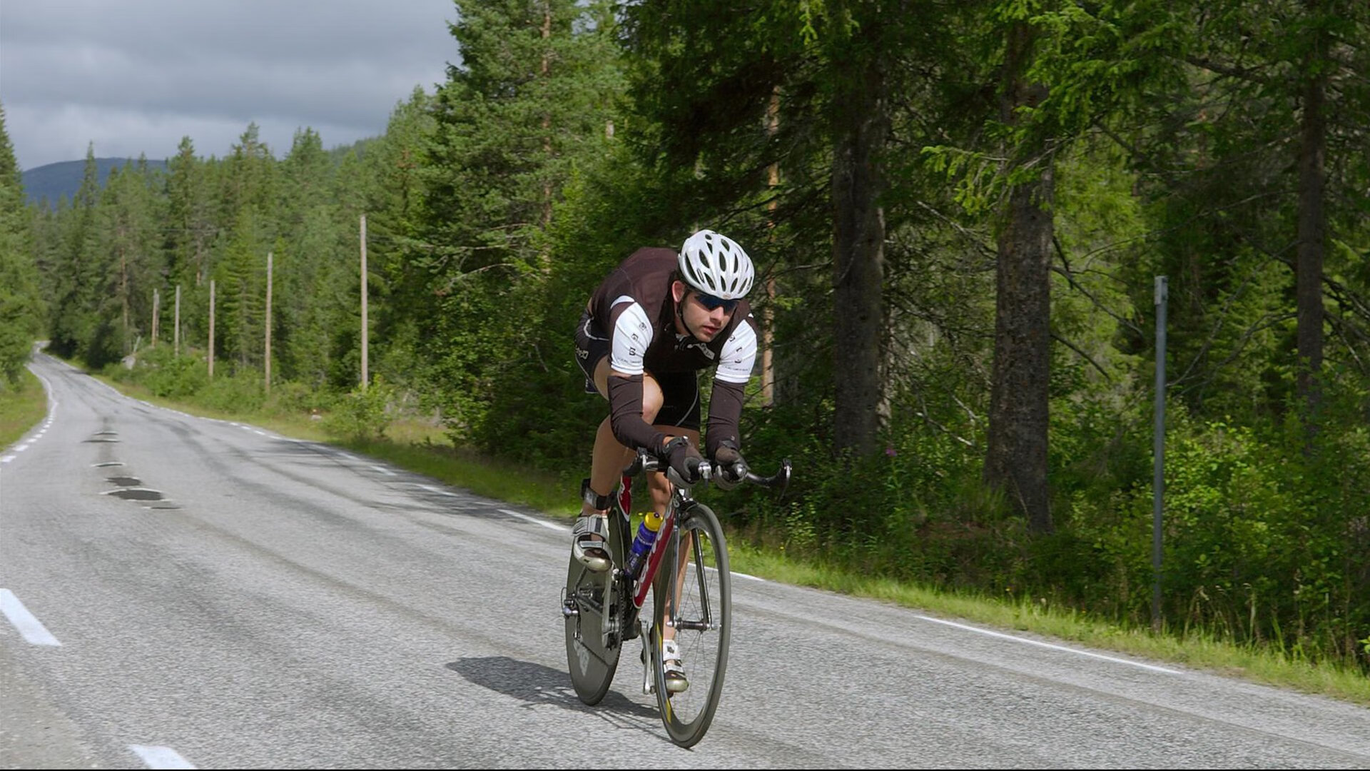 那不勒斯封锁日本，姆巴佩如何用存在感重写足球叙事